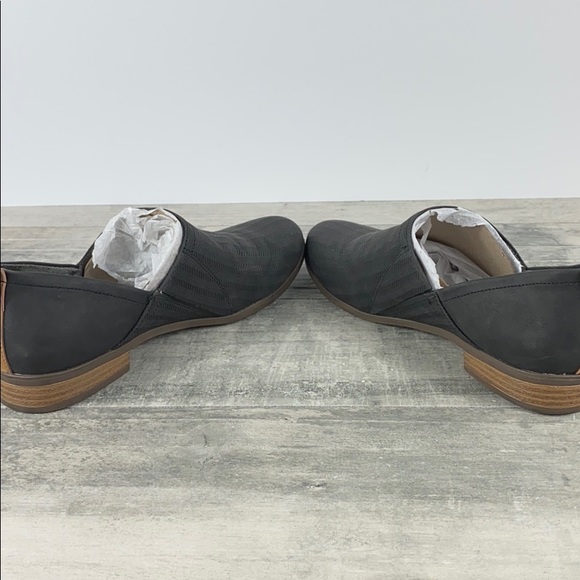 dr scholl's ruler slip on